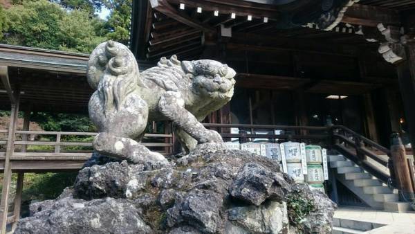 御朱印を集めて各地の神社を巡る「御朱印ガール」とは