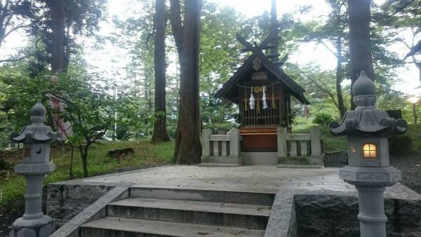 御朱印を集めて各地の神社を巡る「御朱印ガール」とは