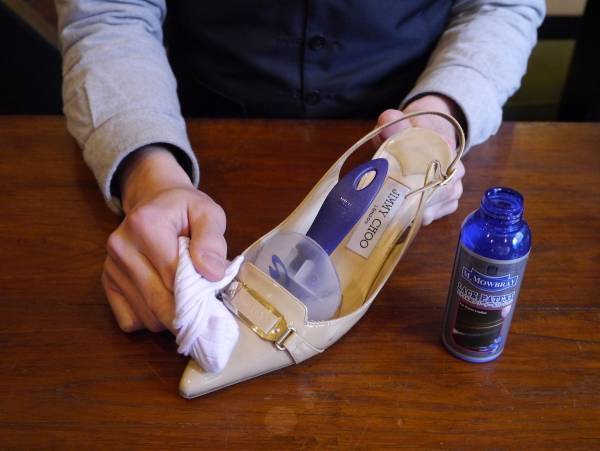 エナメル靴のお手入れ方法（簡単）