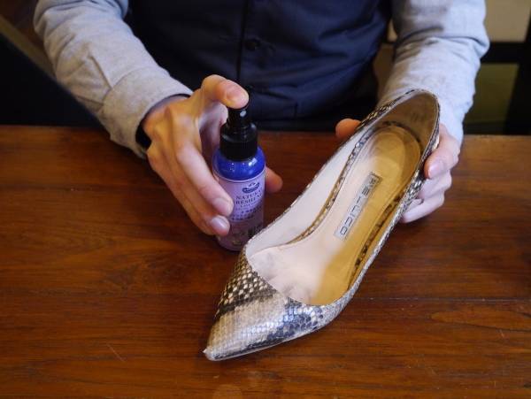 靴のニオイが気になるときのお手入れ方法