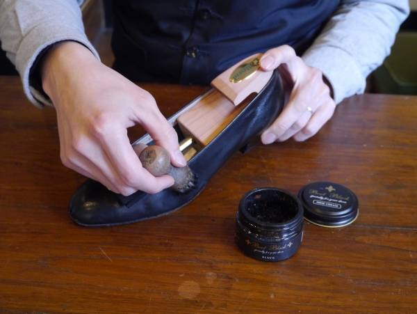 革靴が濡れたときのお手入れ方法