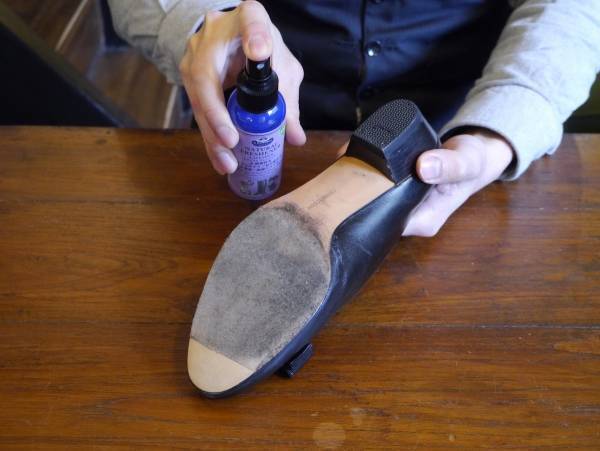 革靴が濡れたときのお手入れ方法