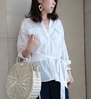 ViS着映え白シャツ×ワイドデニムで、きちんと感のあるコーデ