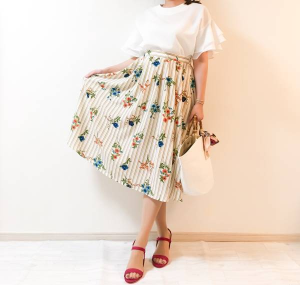 白トップスで細見えさせる３つの秘訣