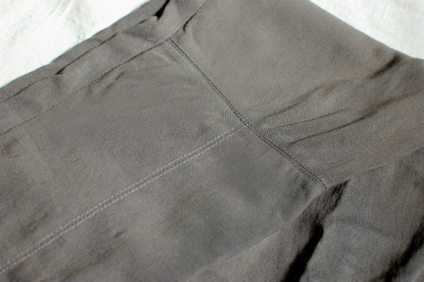 PRADAのバッグと靴がアクセント。初夏の週末華やぎコーデ