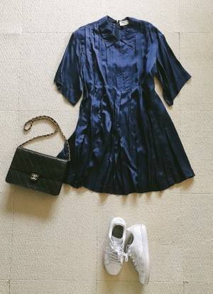 白スニーカーでかろやかに。初夏のパリジェンヌコーデ