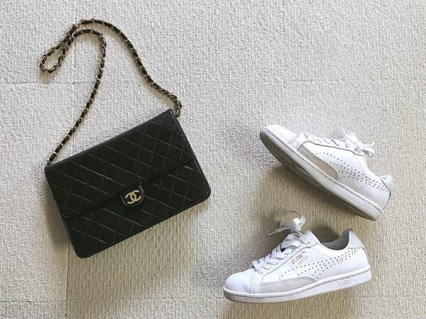 白スニーカーでかろやかに。初夏のパリジェンヌコーデ