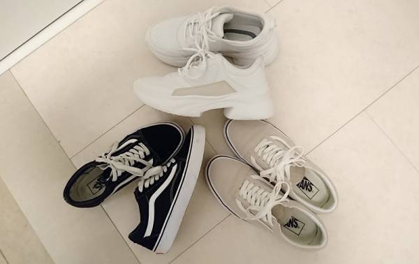 ZARAのスニーカーが優秀。大人が品良く履けるデザインです