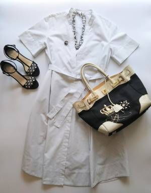 端正なシャツワンピで週の始まりを迎えたい