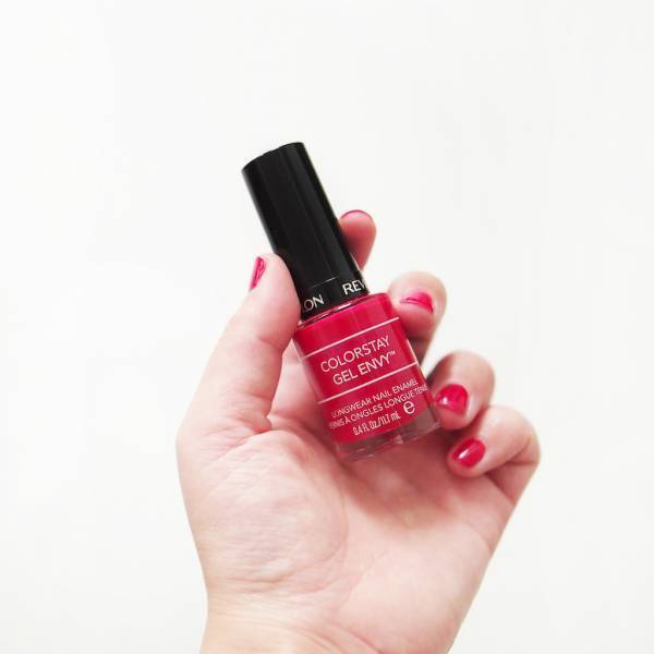 夏に心地よい素材。パタゴニアの華やかトップスがお気に入り