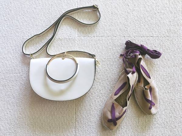 パリジェンヌの夏ファッションはプリント柄ワンピで作る