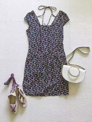 パリジェンヌの夏ファッションはプリント柄ワンピで作る