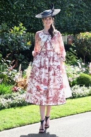 ウィークエンド マックスマーラが刺繍家とコラボ。カプセルコレクションのポップアップショップを開催