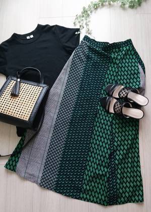 夏に穿きたいプリントスカート。おしゃれに見せるトップス選びのコツ４つ