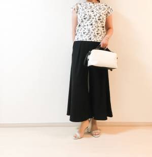 UNIQLOジャージーフレアパンツが優秀。黒でも涼しく穿けます