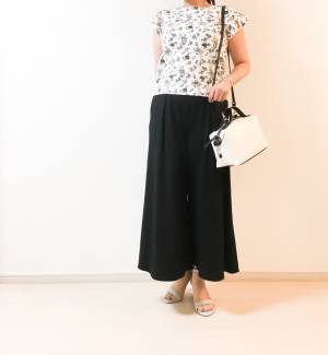 UNIQLOジャージーフレアパンツが優秀。黒でも涼しく穿けます