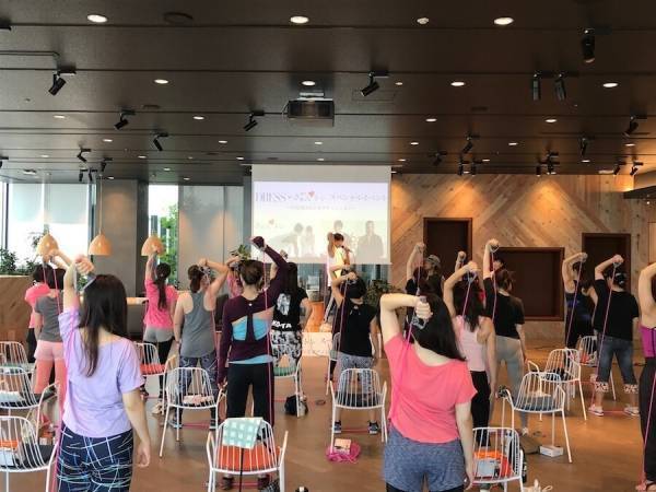 DRESS×dTVのエクササイズプログラム「きゅん❤トレ」イベントレポート