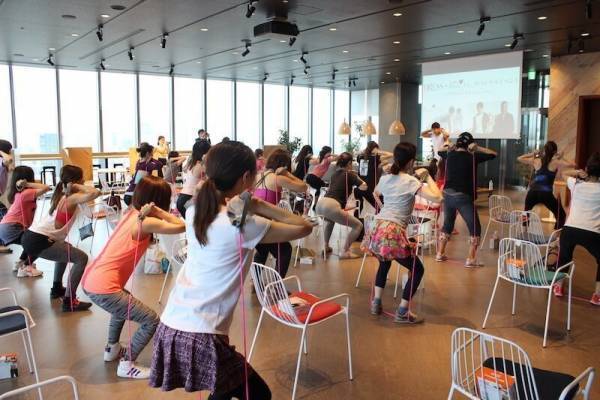 DRESS×dTVのエクササイズプログラム「きゅん❤トレ」イベントレポート