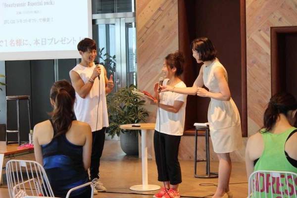 DRESS×dTVのエクササイズプログラム「きゅん❤トレ」イベントレポート