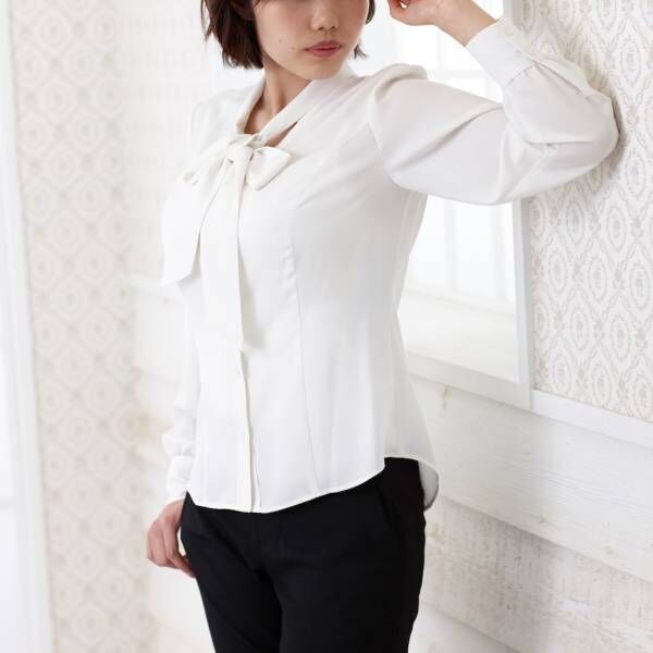 Bowtie blouse white