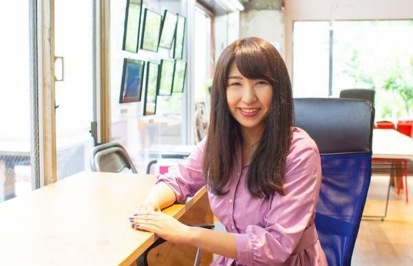 overEサイズのバストを美しく見せる服。「女性たちが胸を張って生きるお手伝いをしたい」