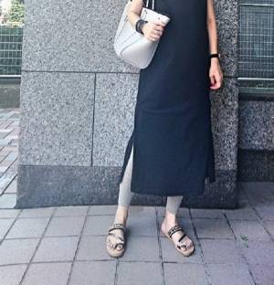 履くだけでおしゃれな足元に。大人向けプチプラサンダルをふたつセレクト！