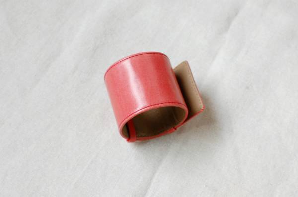 ベーシックな長袖Tシャツ、大人には「ややゆったりめ」がおすすめ