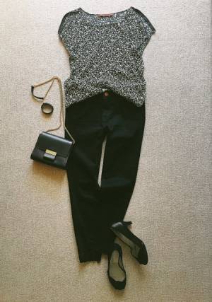 エッジィなトップスの着こなし方はパリジェンヌに学ぶといい