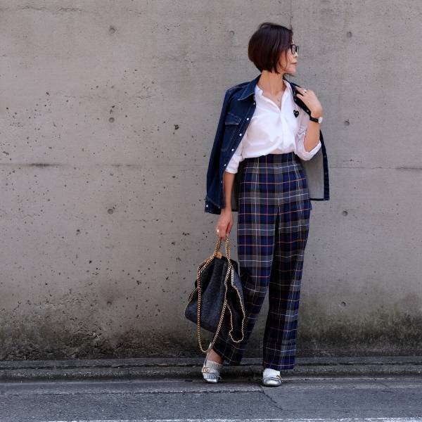 ZARAのチェックパンツと合わせる、エッジィな秋小物
