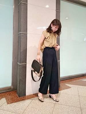 小物選びがコツ。夏の装いを秋コーデに変える３つのアイデア