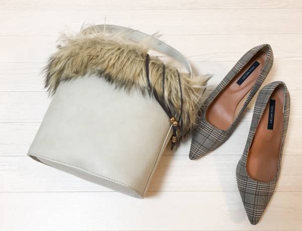 UNIQLOのサーキュラースカートが優秀。ブラウンを選んで秋の装いに