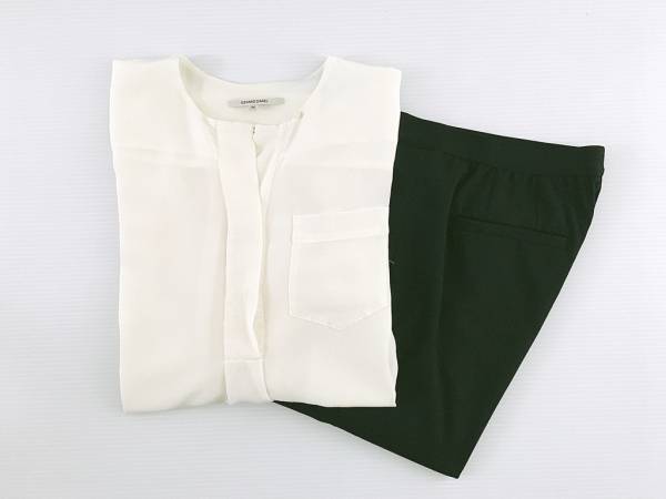 UNIQLOのアンクルパンツが優秀。＋シルクブラウスでパリジェンヌな装いに