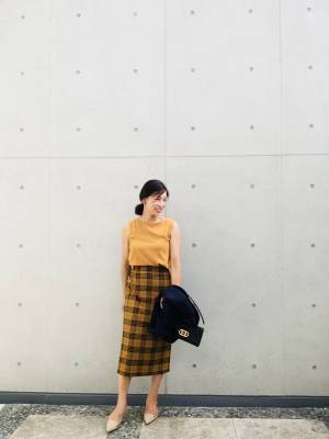 GUのチェックスカートは買い。今秋トレンドのチェック柄を品良く取り入れる
