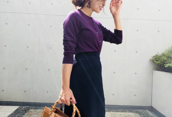 UNIQLOメリノクルーネックカーディガンが優秀。まず１枚買うならパープルです