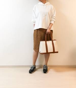 UNIQLOのレーススカートが大活躍。きれいめもカジュアルも叶います