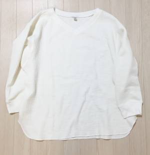 UNIQLOのワッフルTが優秀。ロングスカートのトップスにもぴったりです