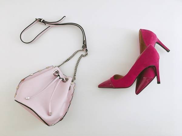 ミラオーウェンのニットがおすすめ。「少し技アリ」だからセンスアップが叶います