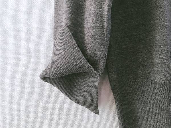 ミラオーウェンのニットがおすすめ。「少し技アリ」だからセンスアップが叶います