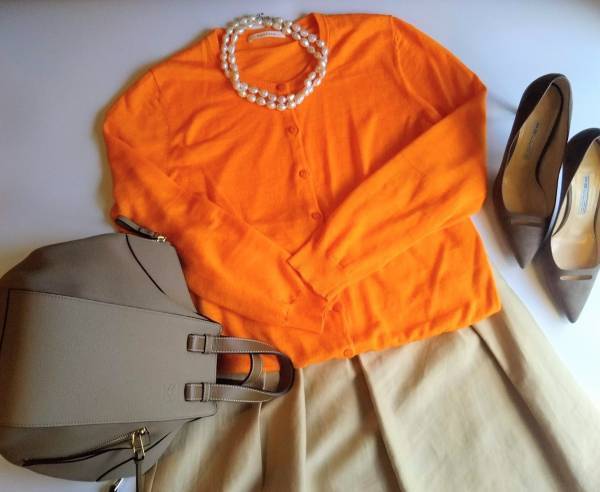 カラフルな色を楽しんで。カーディガンの奥深き魅力