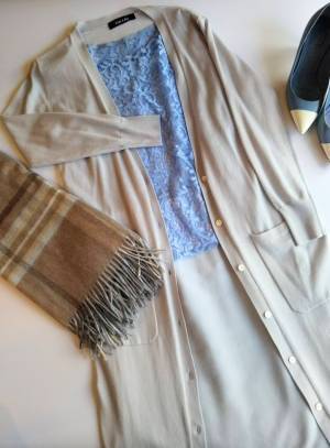 カラフルな色を楽しんで。カーディガンの奥深き魅力