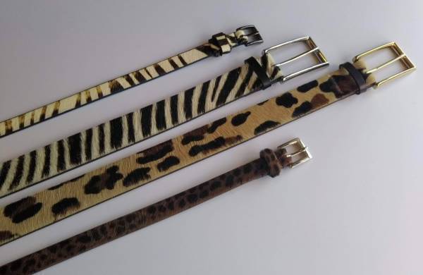 柄物は「小物」で取り入れる！　無地しか着ない私の方法