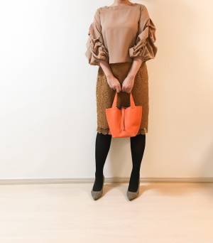 UNIQLOレーススカートは「秋色」がおすすめ。グラデーションコーデも簡単です