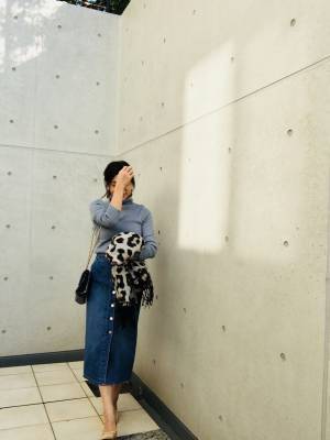 GUのリブタートルネックセーターが品良く高見え。わたしらしいコーデが叶います