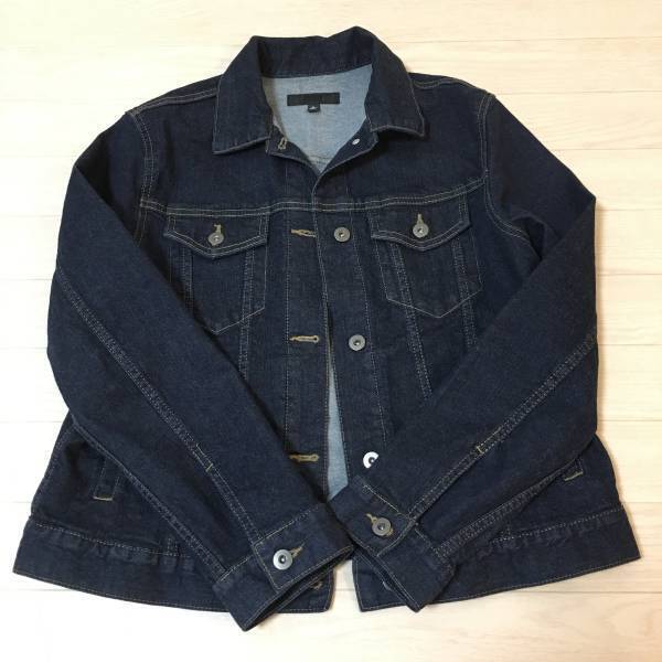 UNIQLOのデニムジャケットが優秀。どんなボトムスとも好相性です