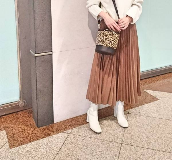 GUで大人気のメンズニット。１枚でこなれた印象になります