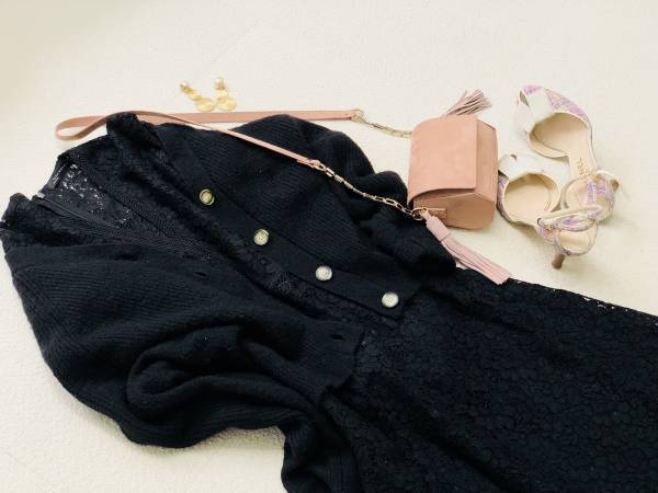 GUのVネックドルマンコクーンカーディガンが万能。２WAYで使えます