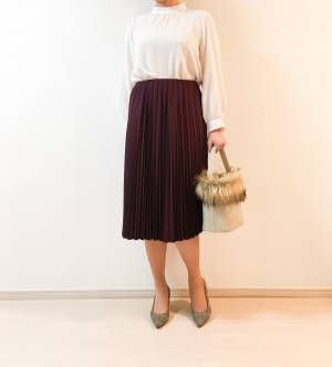 GUスタンドカラーブラウスが優秀。品の良さ、暖かさが叶います