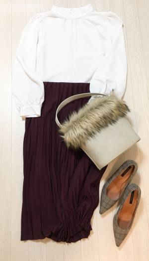 GUスタンドカラーブラウスが優秀。品の良さ、暖かさが叶います