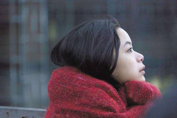 趣里と菅田将暉が現代の若者たちを演じたラブストーリー『生きてるだけで、愛。』をチェック