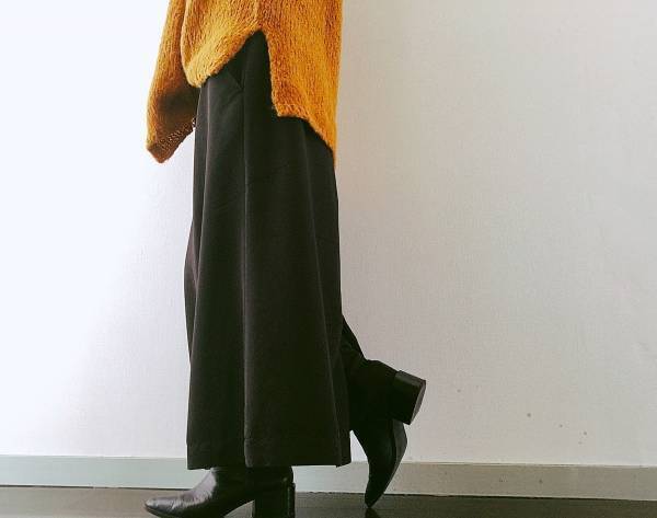 ZARAの細身ブーツで魅せる、モードな秋のラフコーデ